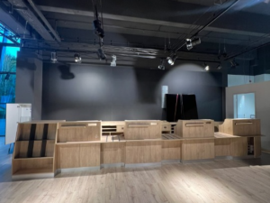 Comptoir d’accueil en bois avec blocs PMR – L662 cm