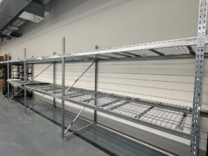 Lot de 3 racks de stockage gris métalliques 2 niveaux – L681 cm