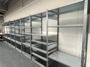 Lot de 8 éléments de stockage métalliques – H220 × P70 × L808 cm
