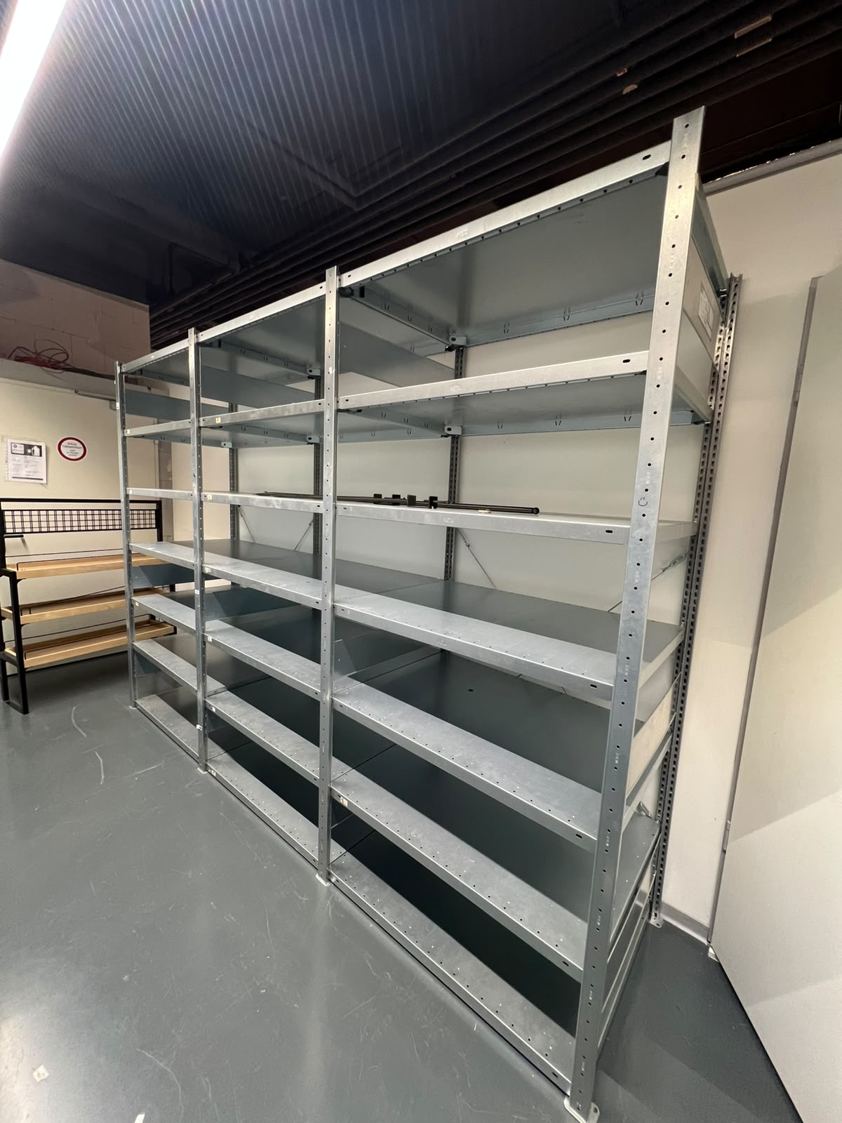 Lot de 3 éléments de stockage métalliques – H220 × P70 × L306 cm