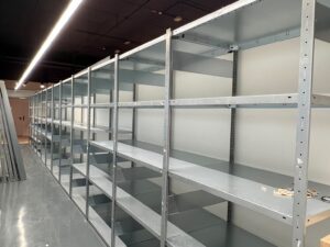 Lot de 12 éléments de stockage métalliques – H220 × P70 × L12,13 m