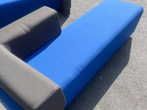 Banquette en tissu bleu et gris – L175 cm
