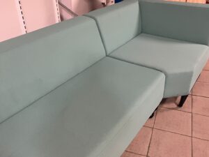 Canapé d’angle Haworth en tissu bleu turquoise – 2 parties
