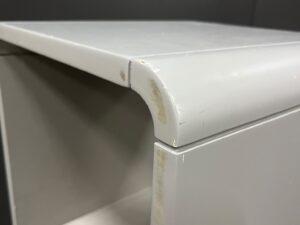 Colonne étagère 4 cases en bois gris – H139,5 cm