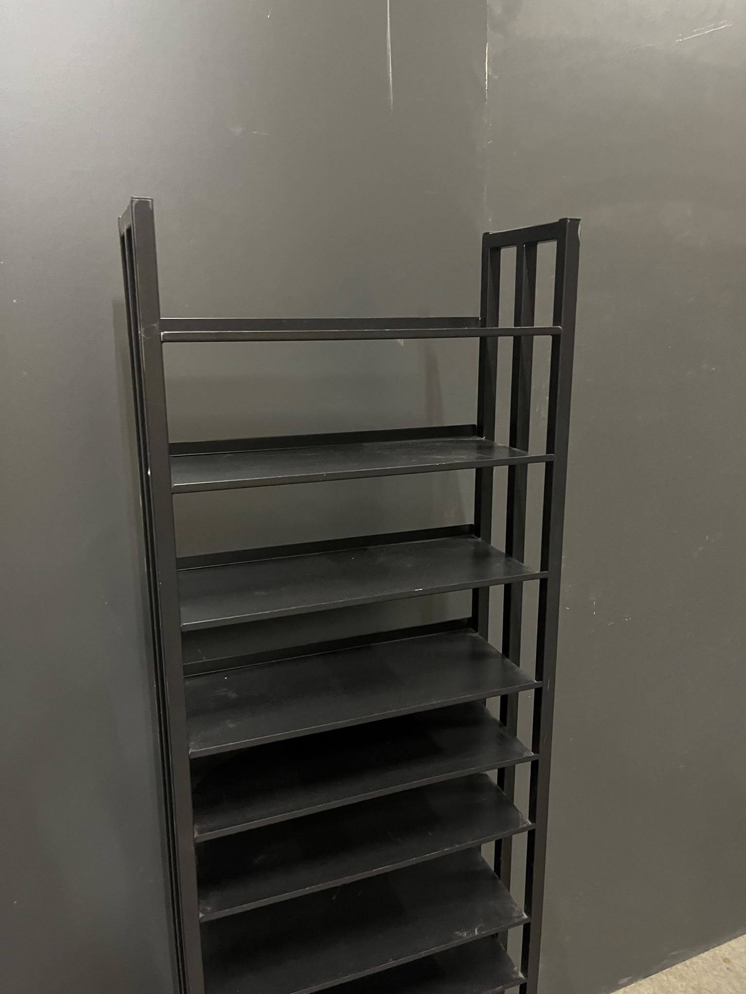 Étagère métallique noire 13 niveaux – H167 × L50 cm