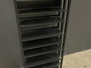 Étagère métallique noire 13 niveaux – H167 × L50 cm