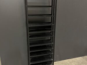 Étagère métallique noire 13 niveaux – H167 × L50 cm