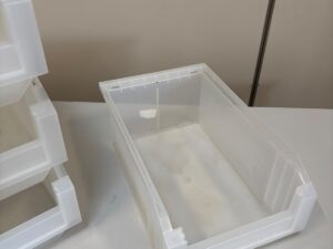Bac à bec translucide en Plexi 23 L – L50 × P20 × H31 cm