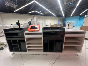 Comptoir de magasin avec arrière-comptoir – L264 cm