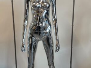 Mannequin femme complet argenté avec socle en verre – H184 cm