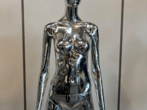 Mannequin femme complet argenté avec socle en verre – H184 cm