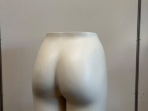 Fessier mannequin femme Hans Boodt – H43,5 cm