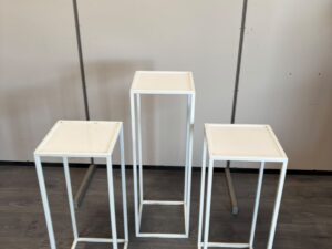 Lot de 3 tables consoles métalliques blanches – H90 cm