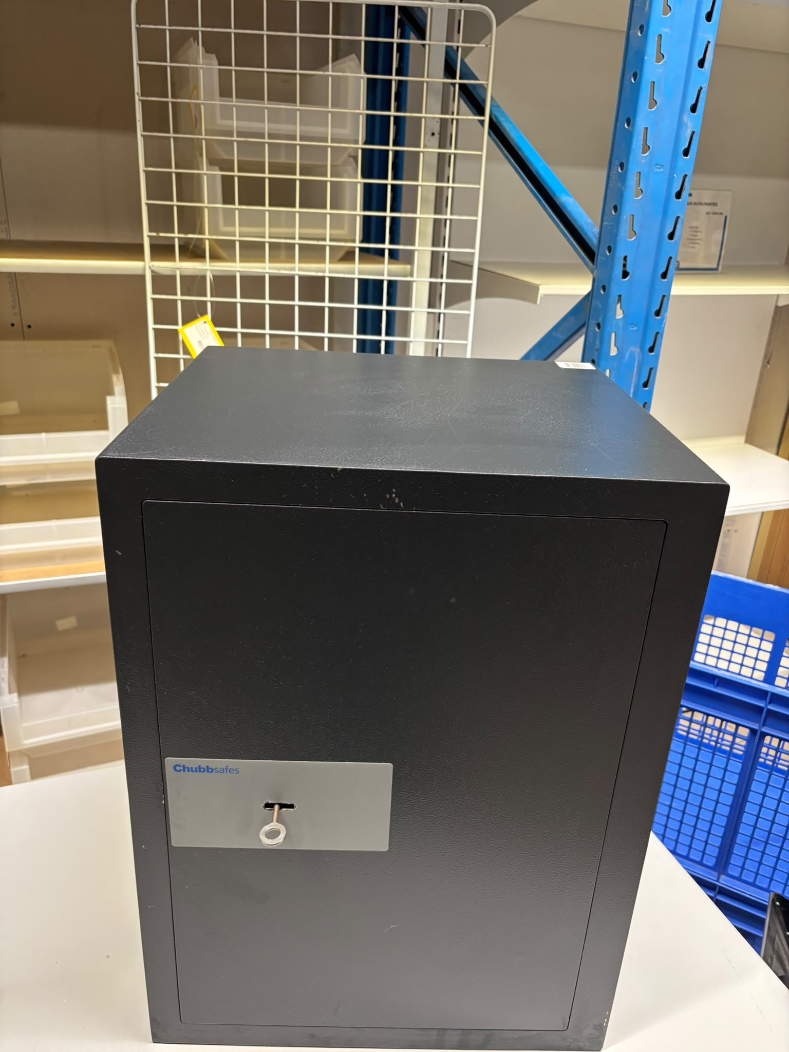 Coffre-fort Clubbsafes avec clé – H61 × L45 cm