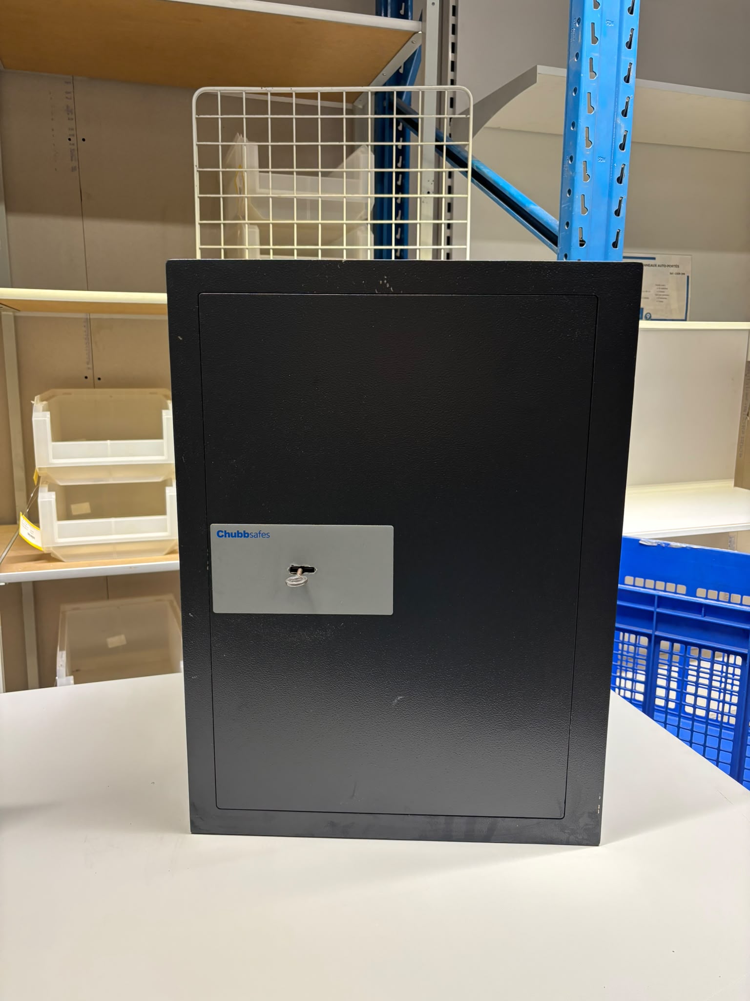 Coffre-fort Clubbsafes avec clé – H61 × L45 cm
