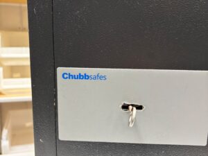 Coffre-fort Clubbsafes avec clé – H61 × L45 cm