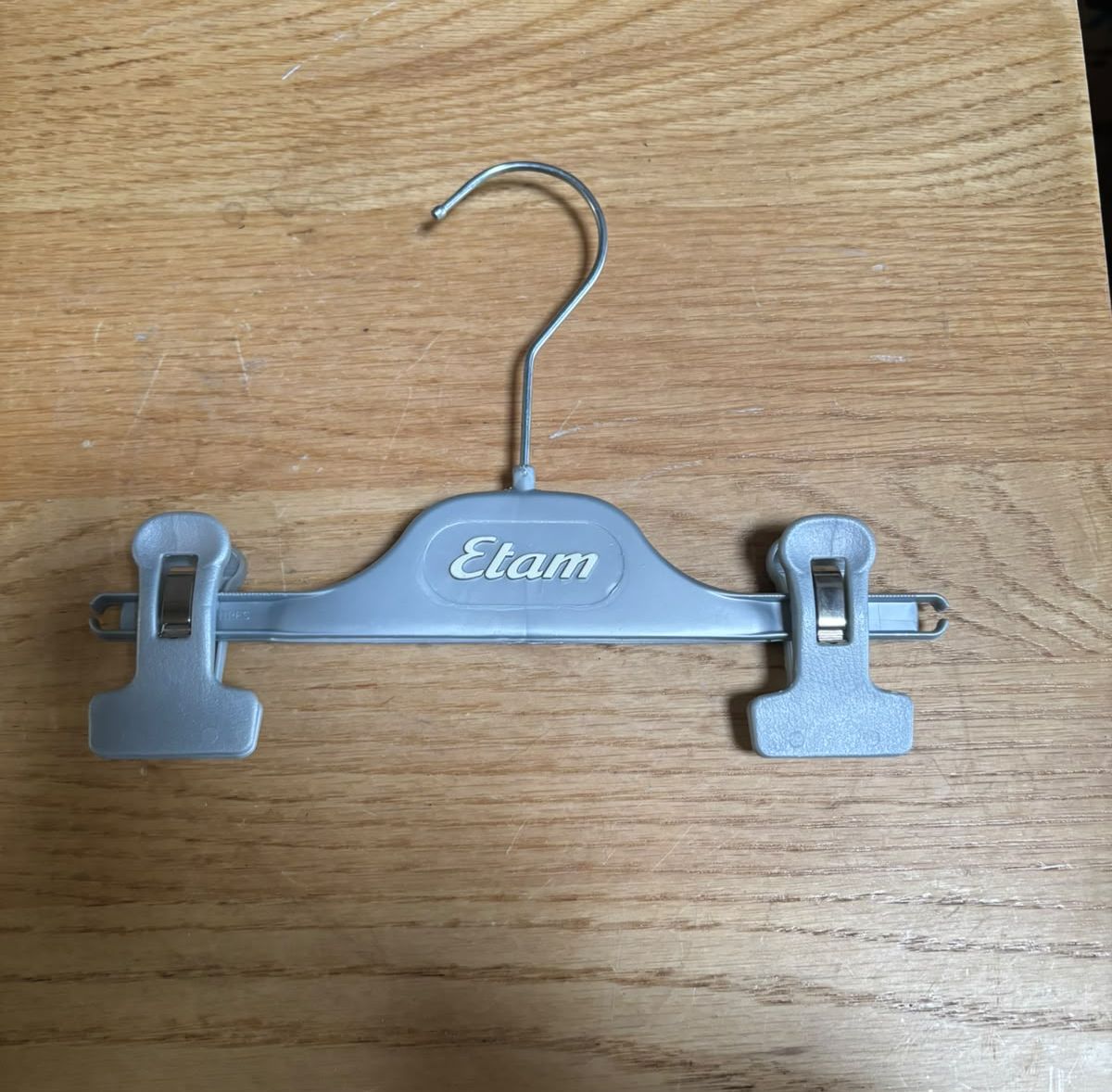 Lot de 100 cintres à pince – L23 cm