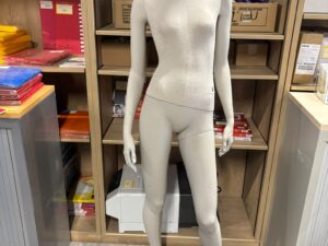 Mannequin femme complet avec habillage tissu beige – H180 cm