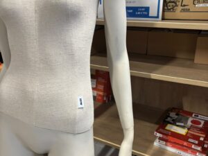 Mannequin femme complet avec habillage tissu beige – H180 cm