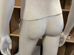 Mannequin femme complet avec habillage tissu beige – H180 cm