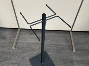Présentoir porte-sacs métallique à 4 bras – H94,5 cm