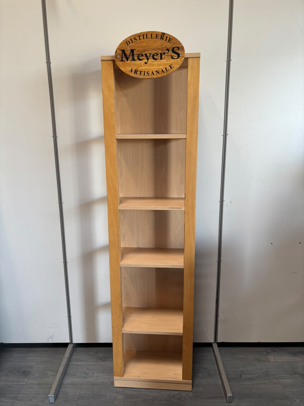 Meuble de présentation en bois marron clair à 5 cases – H192 cm