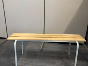 Banc en bois avec pieds métalliques gris – L120 cm