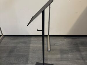 Pupitre de présentation métallique noir – H102 cm