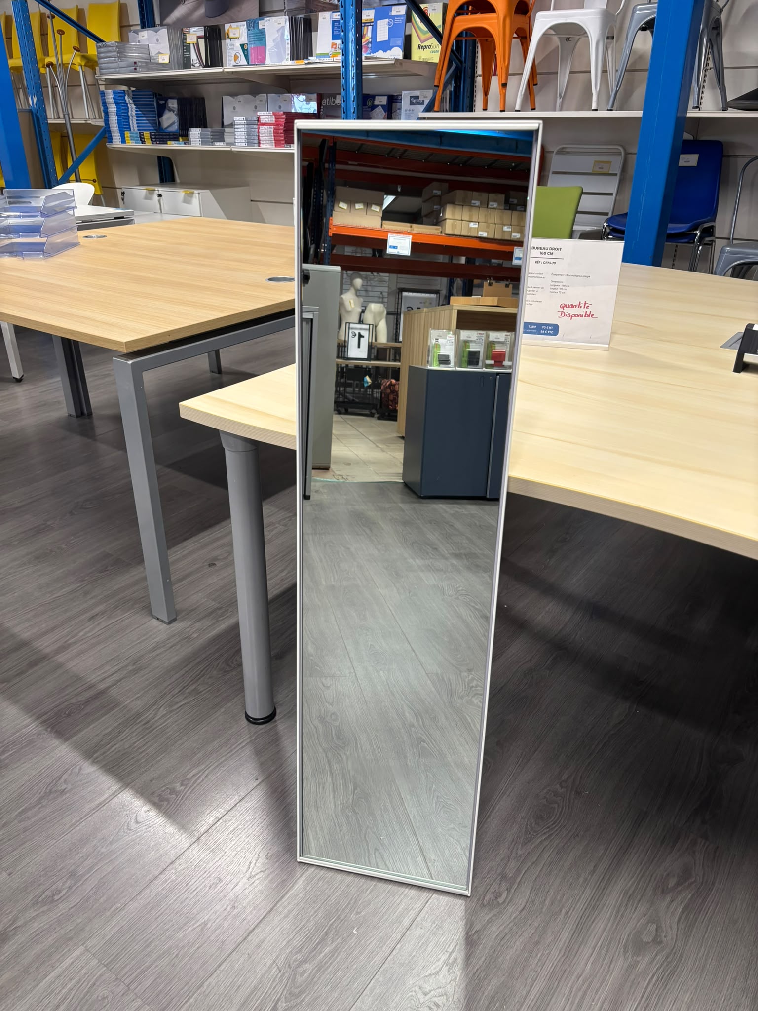 Miroir avec contour métallique blanc – H116,5 cm