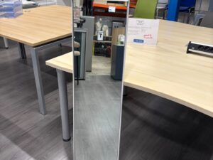 Miroir avec contour métallique blanc – H116,5 cm
