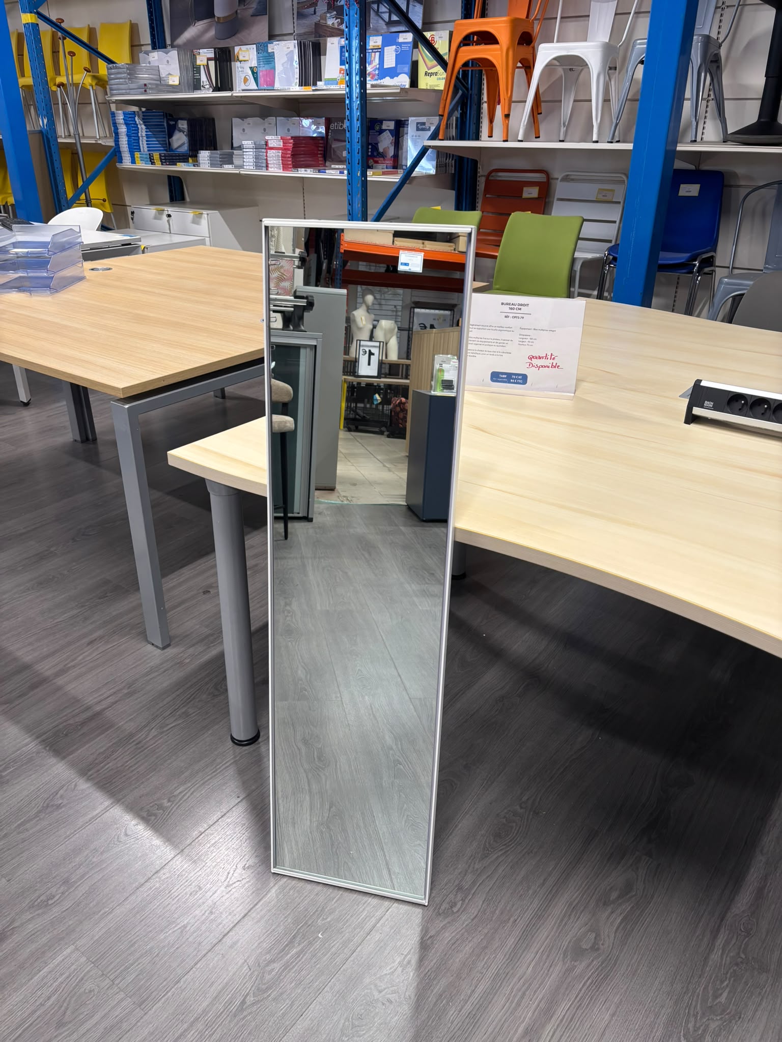 Miroir avec contour métallique blanc – H116,5 cm