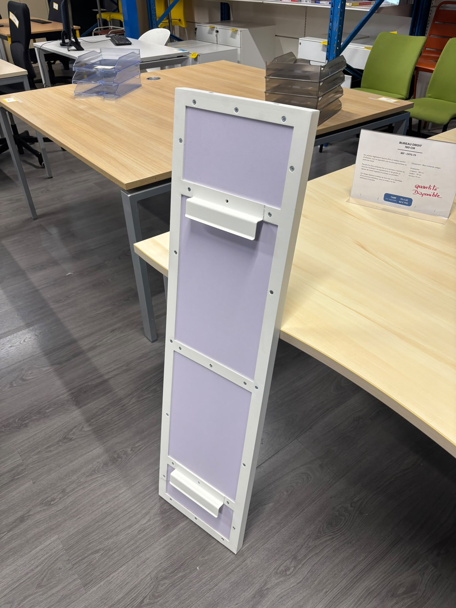 Miroir avec contour métallique blanc – H116,5 cm