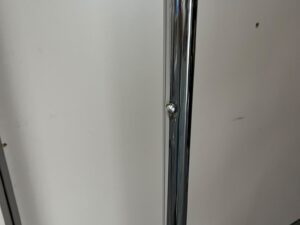 Portant gris chromé sur roulettes avec rallonge – H162 cm