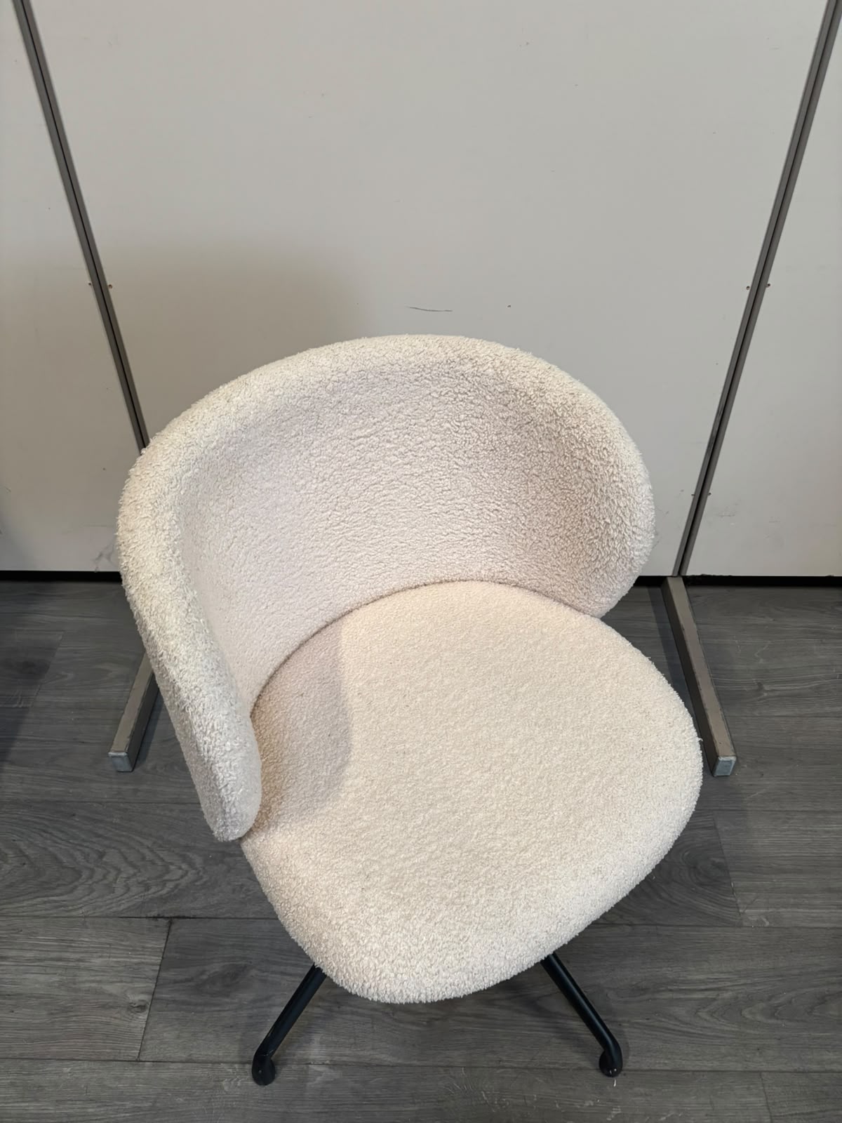 Chaise de bureau en tissu bouclette beige – Hauteur réglable