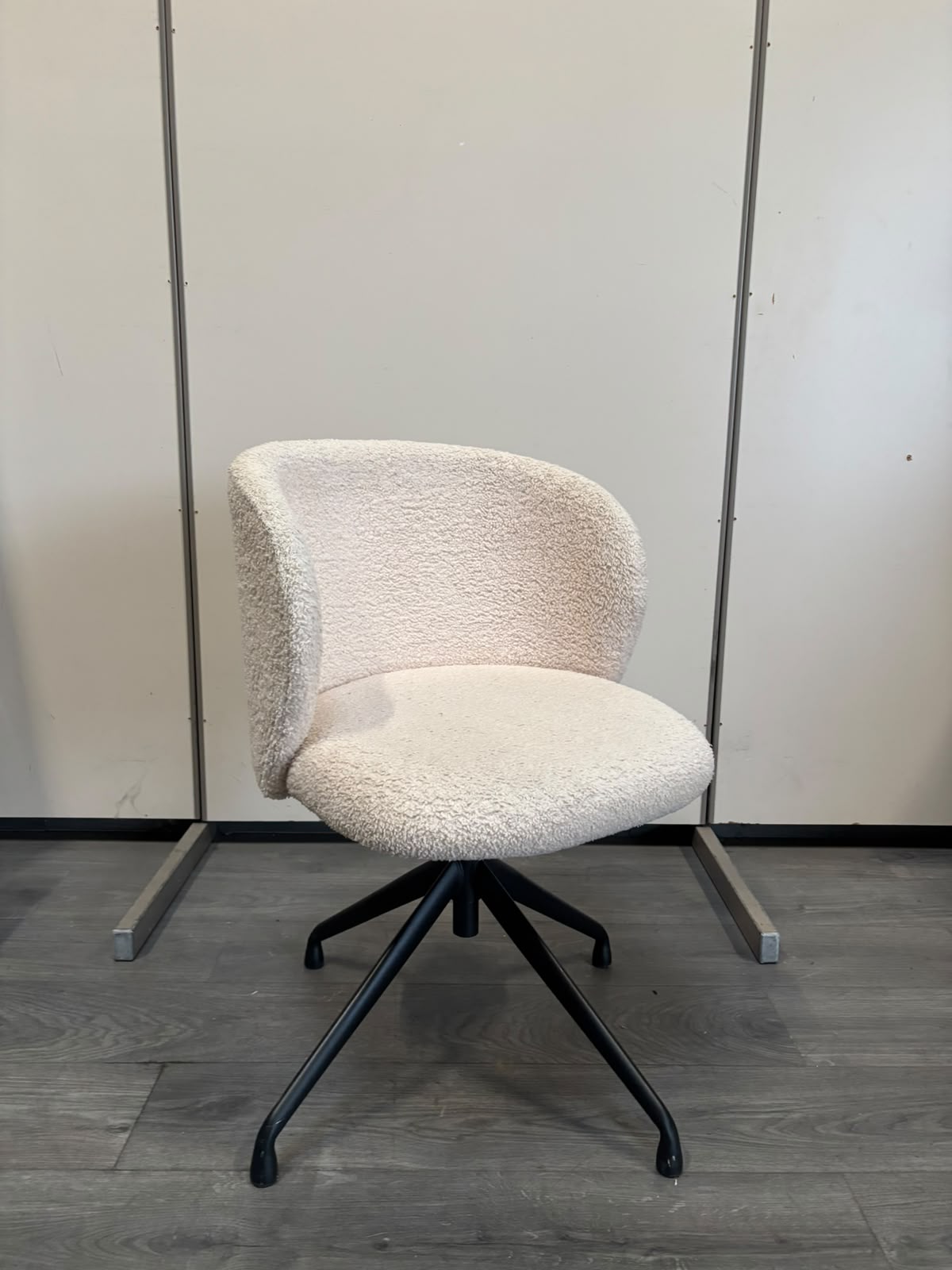 Chaise de bureau en tissu bouclette beige – Hauteur réglable