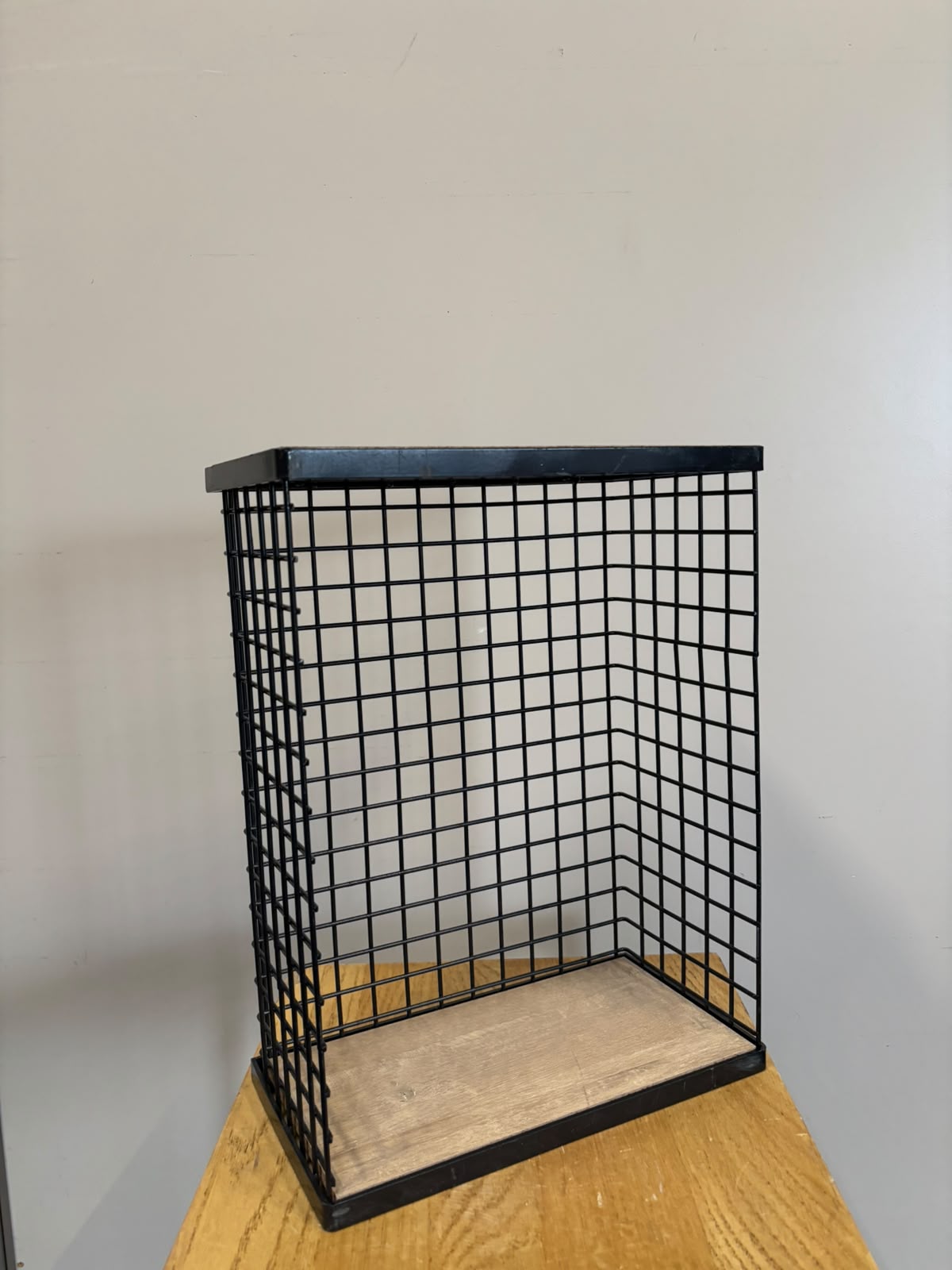 Niche décorative en métal noir et bois – L29,5 cm