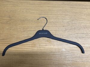 Lot de 100 cintres antidérapants en PVC renforcé – L41 cm