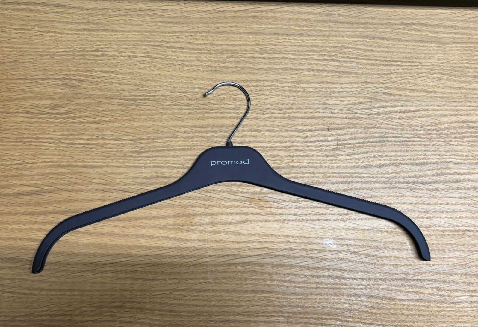 Lot de 100 cintres antidérapants en PVC renforcé – L41 cm