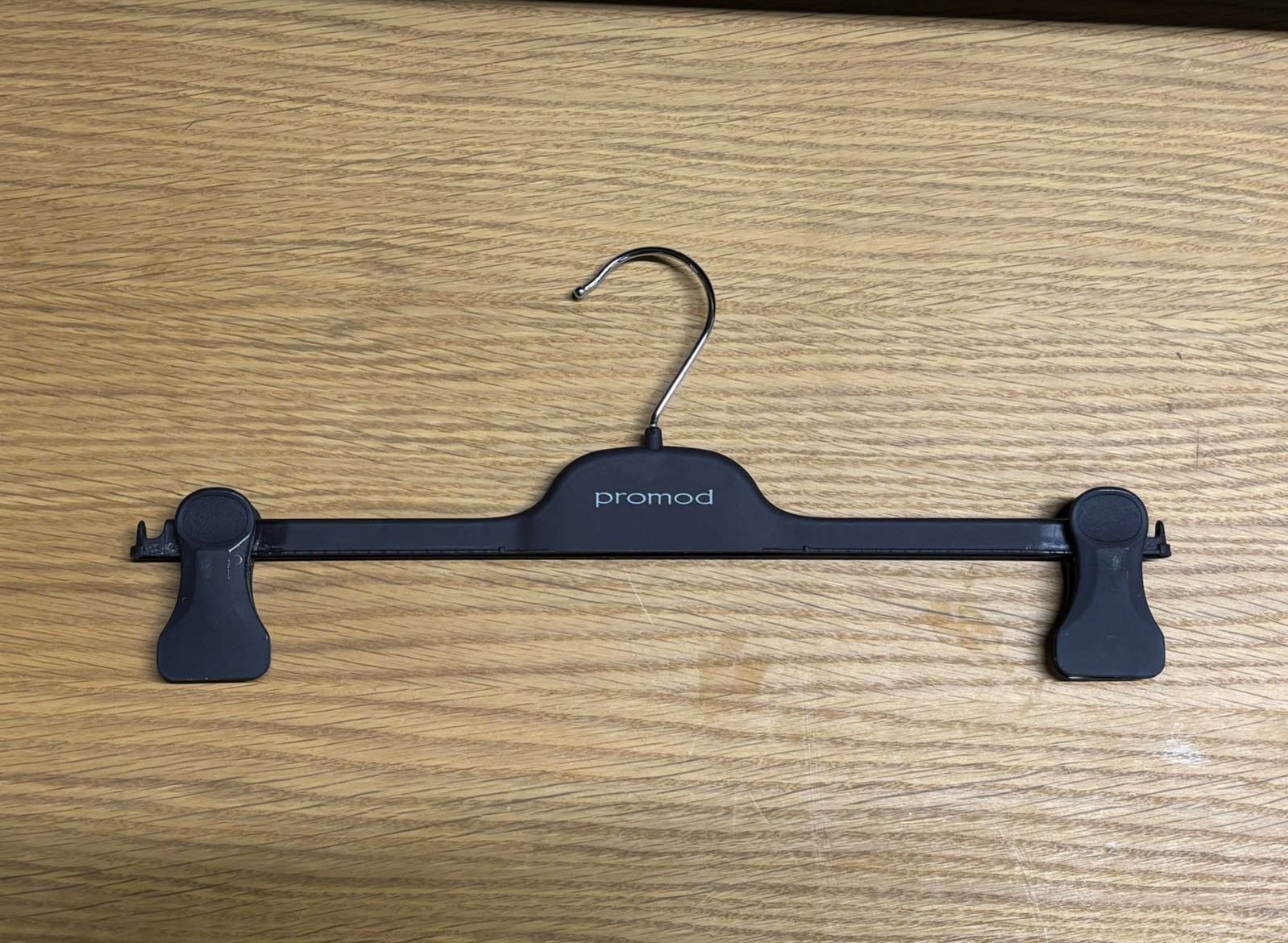 Lot de 100 cintres à pinces en PVC renforcé – L36 cm
