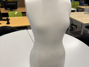 Buste mannequin femme demi-cuisse blanc – H82 cm