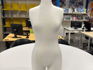 Buste mannequin femme demi-cuisse blanc – H82 cm