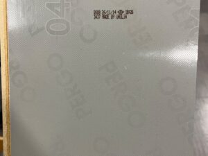 BER – Parquet stratifié Pergo gris 20 x 121 cm