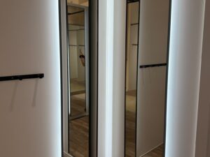 Cabine d’essayage PMR avec miroir LED – 198 × 160 × H225 cm