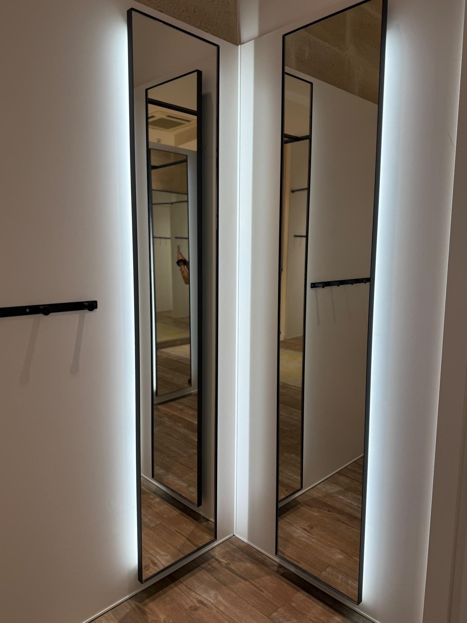Cabine d’essayage PMR avec miroir LED – 198 × 160 × H225 cm