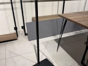 Portant en L métallique noir réglable en hauteur